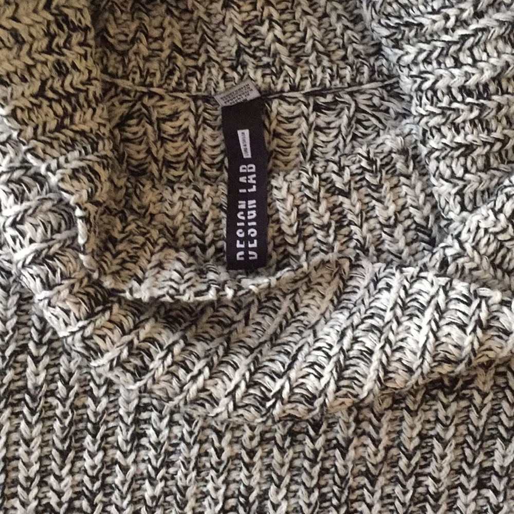 Design Lab turtle neck sweater - Picture 2 of 3